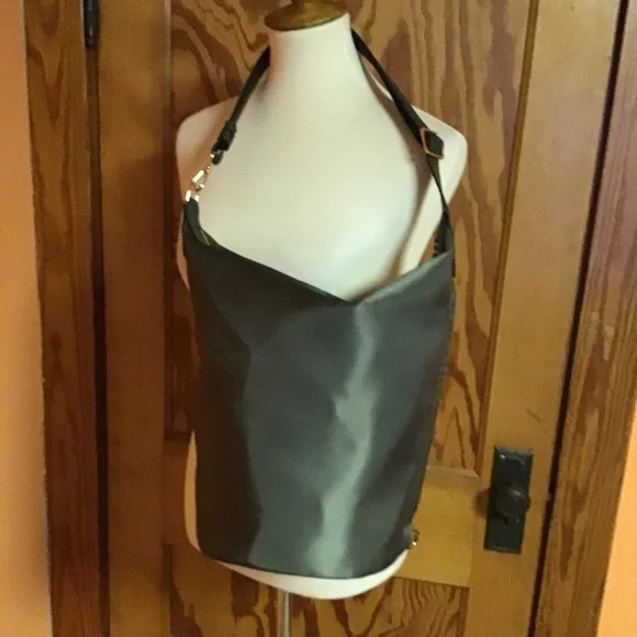 NWT green satin convertible sling / hobo bag - Picture 3 of 11